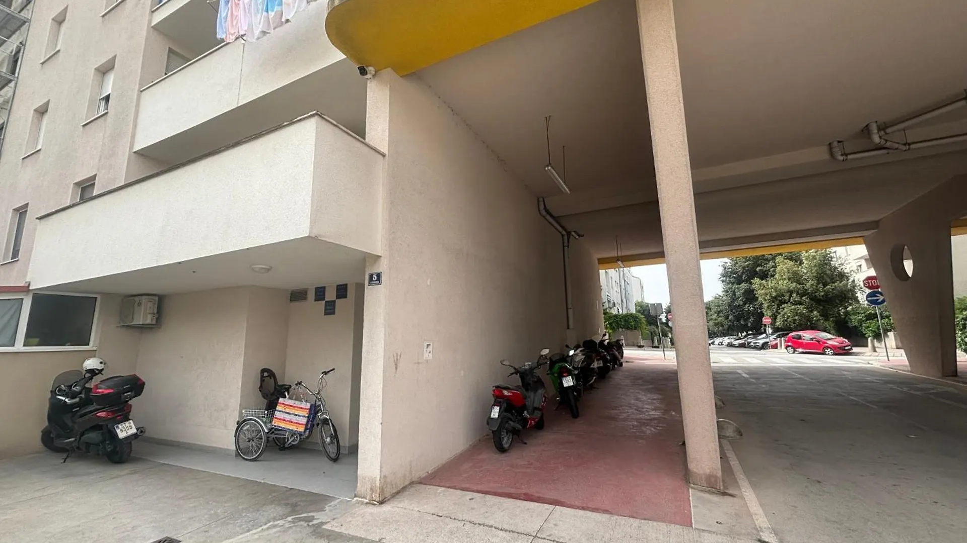 Apartment Dalmatinos Split Znjan