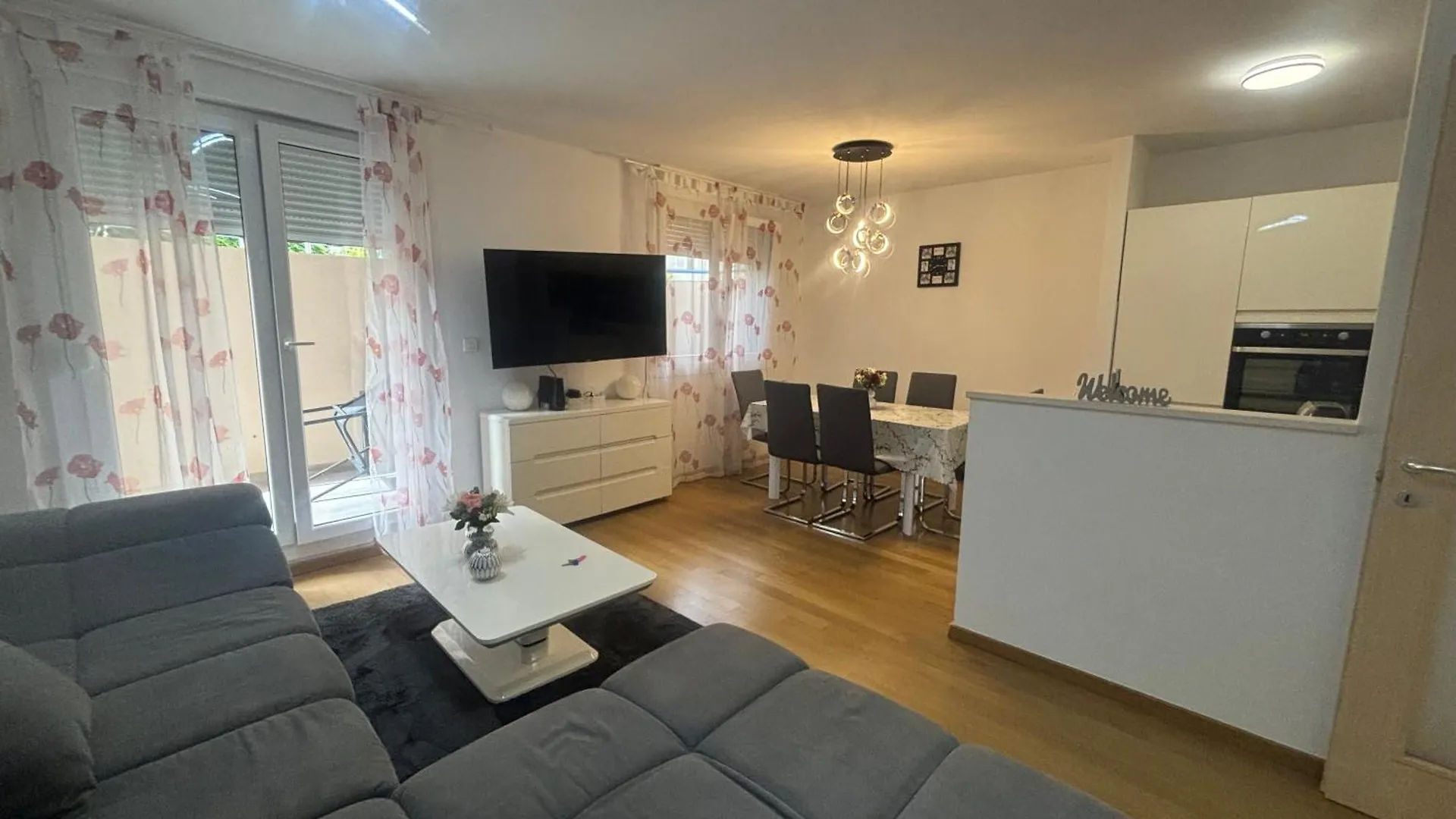 Apartment Dalmatinos Split Znjan